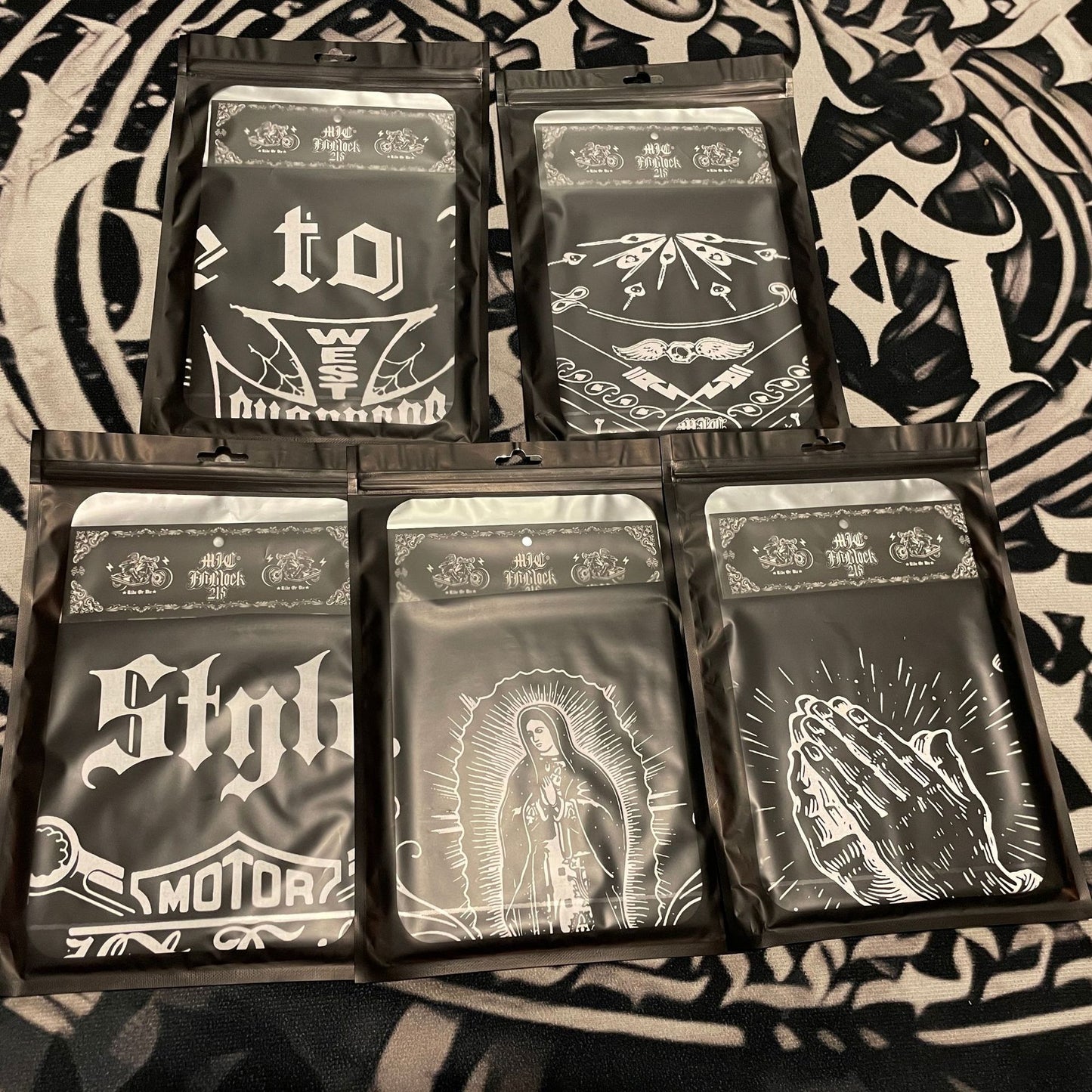 𝔾𝕣𝕠𝕦𝕟𝕕ℤ𝕖𝕣𝕠🎭♠墨西哥♠匪幫⚂24-25⚅美式嘻哈Chicano復古機車風Clubstyle三角面巾圍巾