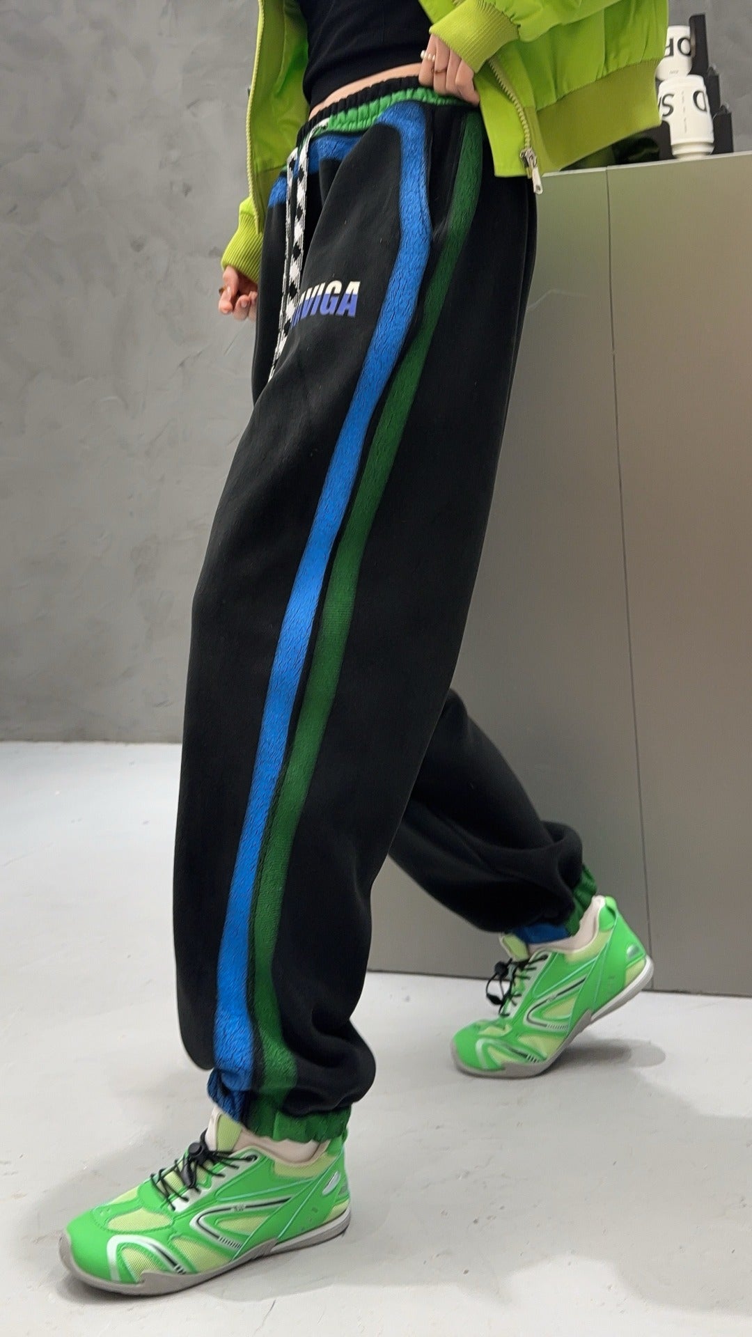 🄶🅁🄾🅄🄽🄳♾🅉🄴🅁🄾25-26SS♾無性別穿搭OverSize美式新款直條紋束口休閒長褲(現貨優惠)