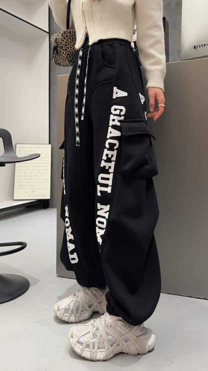 🄶🅁🄾🅄🄽🄳♾🅉🄴🅁🄾25-26SS♾無性別穿搭OverSize美式新款口袋字母彎刀束口長褲