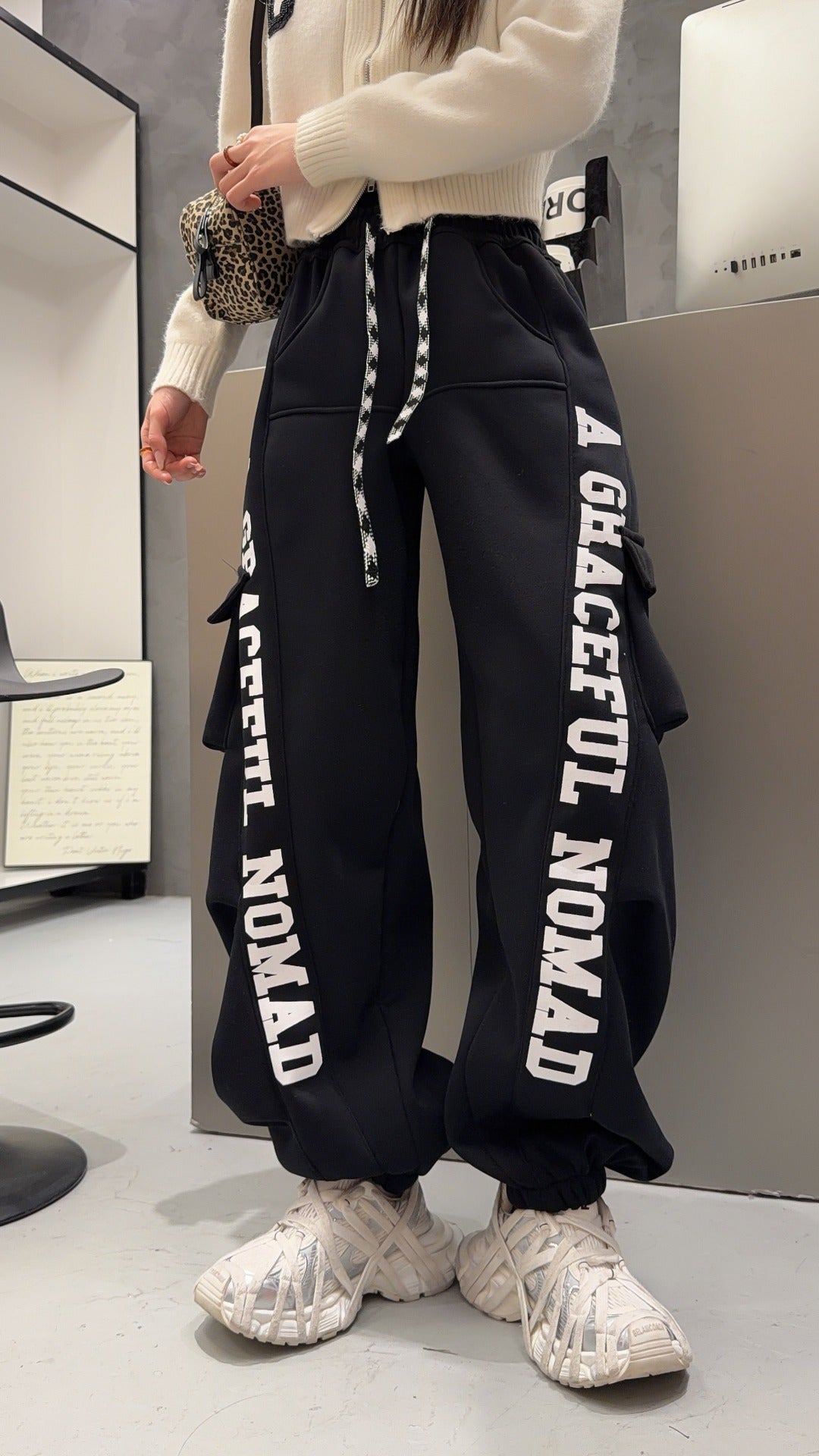 🄶🅁🄾🅄🄽🄳♾🅉🄴🅁🄾25-26SS♾無性別穿搭OverSize美式新款口袋字母彎刀束口長褲