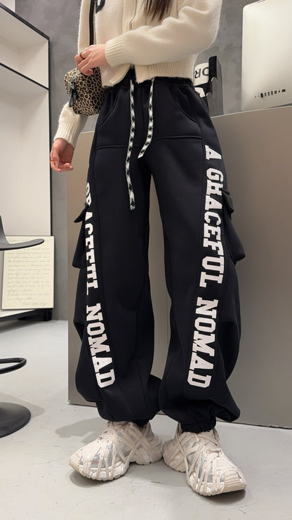 🄶🅁🄾🅄🄽🄳♾🅉🄴🅁🄾25-26SS♾無性別穿搭OverSize美式新款口袋字母彎刀束口長褲