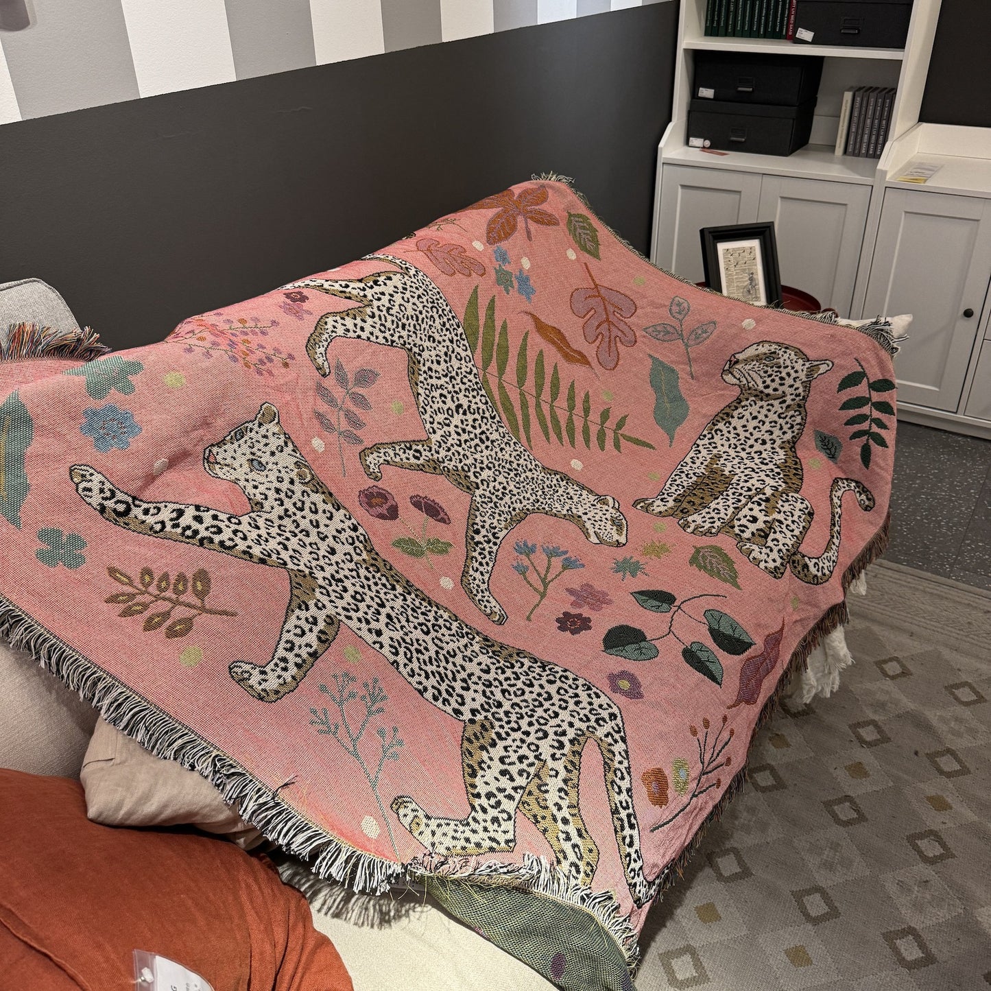 𝔾𝕣𝕠𝕦𝕟𝕕ℤ𝕖𝕣𝕠®－Flexing－居家✥2024✥美式家居生活室內裝飾粉色獵豹毛毯空調毯掛毯