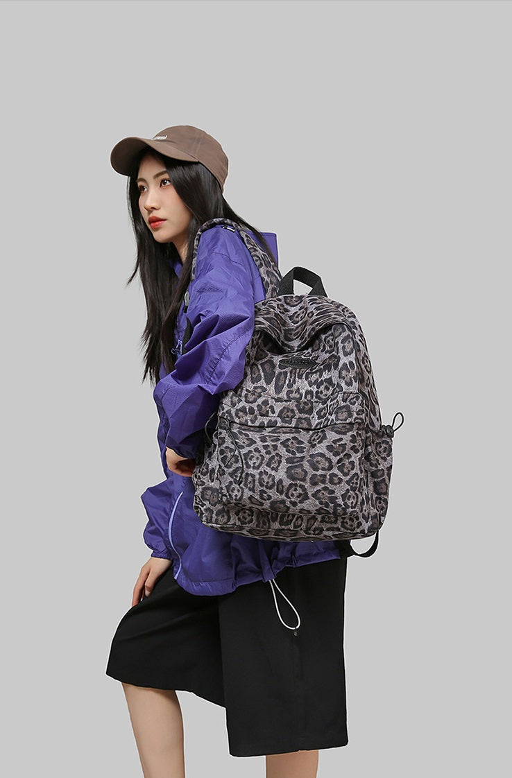 ✥𝔾𝕣𝕠𝕦𝕟𝕕ℤ𝕖𝕣𝕠®✥Deluxe/精選包包系列-美式休閒潮流大容量豹紋雙肩外出學生背包